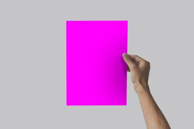 A4 kağıt sağ elinde tutan sağ el. Broşür presentat