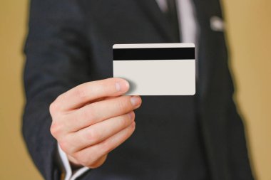 Kredi kartı sizin için teklif holding iş adamları. Bla içinde el