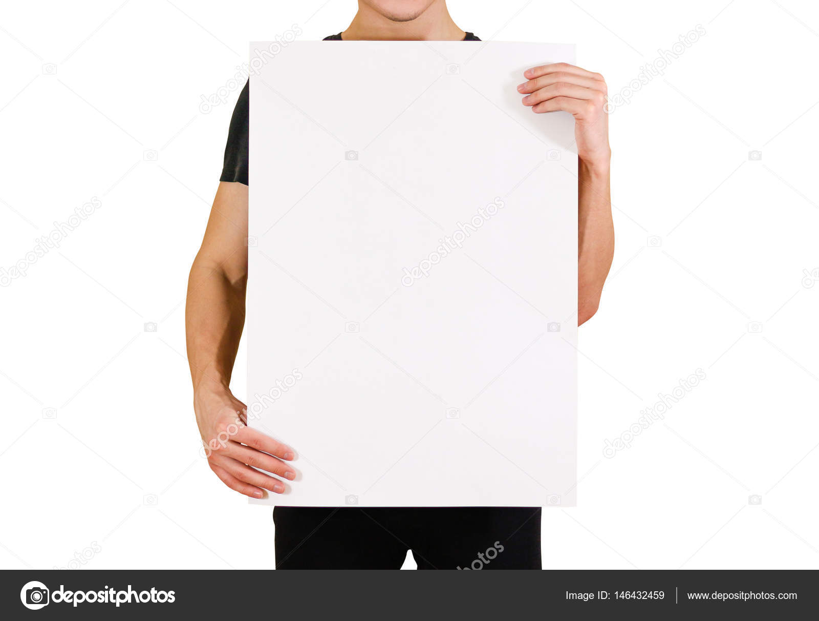 Homme montrant blanc blanc grand papier A2. Présentation du