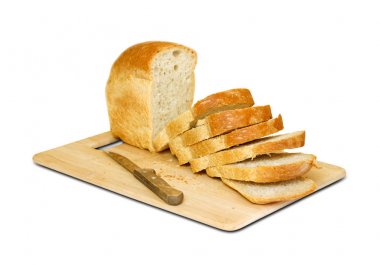 Bıçak altın ekmek dilimlenmiş. Beyaz arka plan üzerinde izole