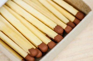 Birçok Rus paraları - atış closeup holding işadamı eller.