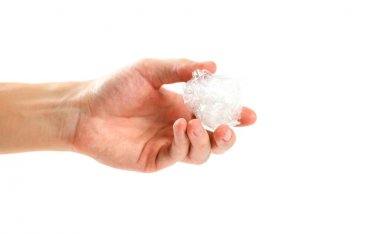 El a bohça-in saydam bandı tutar. Beyaz b izole