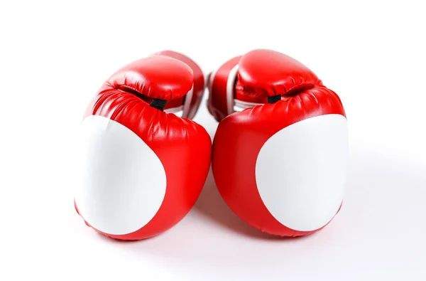 Luvas de boxe vermelhas. Duas luvas de desporto. Isolado em um backgr branco — Fotografia de Stock