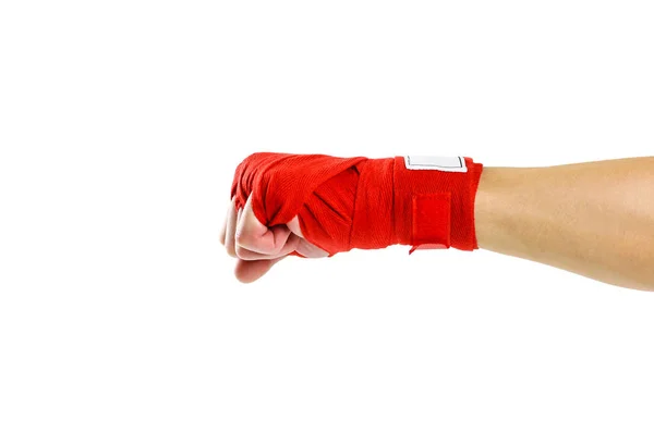 Mão em ataduras de boxe vermelho. Braçadeira desportiva. Isolado em branco b — Fotografia de Stock