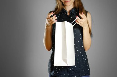 Beyaz hediye ihale kız