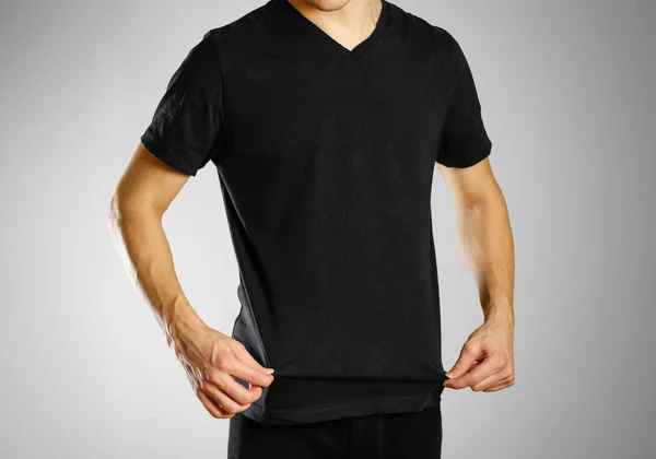Facet w czarny t-shirt puste. Przygotowane dla logo — Zdjęcie stockowe