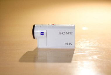 Krasnoyarsk, Rusya - 09 Şubat 2018: Sony Fdr-X3000. Beyaz bir