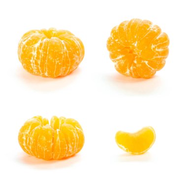 Bir set soyulmuş mandalina. Kapatın. Beyaz arka planda izole edilmiş.