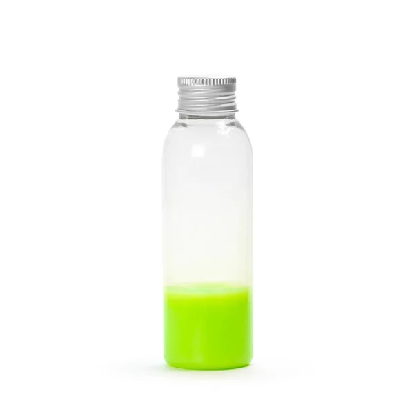 Uma pequena garrafa de líquido verde. Fecha. Isolado em uma ba branca — Fotografia de Stock