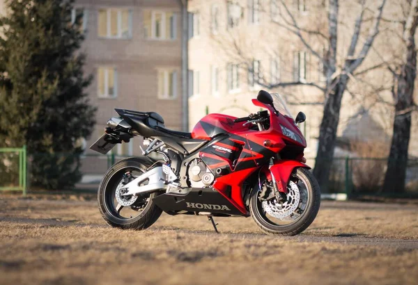 Krasnoyarsk Rússia Abril 2020 Sportbike Vermelho Preto Honda Cbr 600 — Fotografia de Stock