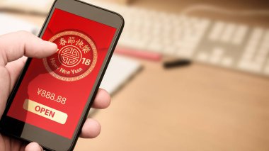 Çin 'in yeni yılı için dijital kırmızı paketli akıllı telefon ekranda görüntülendi