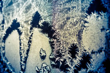 Penceredeki kış desenleri