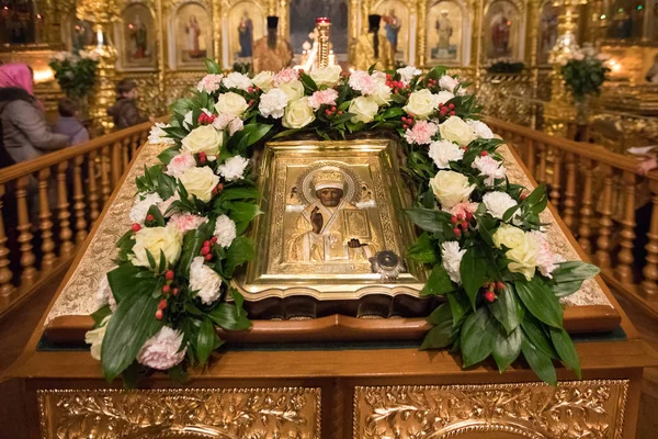 Icon of St. Nicholas in the temple — Stock Photo, Image