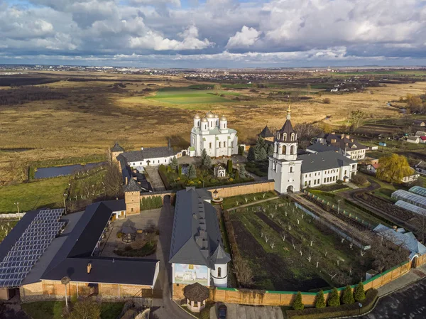 Prachtig Uitzicht Zimnenski Svyatogorsky Klooster Van Boven Zicht Koepels Hemelvaart — Stockfoto