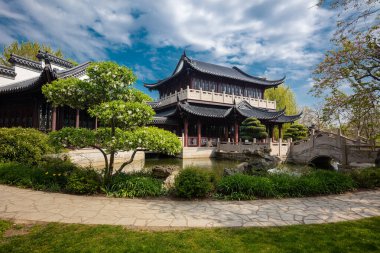 Luisenpark 'ta bir Çin çay evi manzarası..