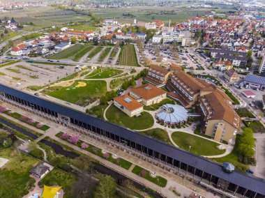Bad Durkheim 'ın güzel manzarası. Salinaryum manzarası. Tatil köyüne park et. Almanya.