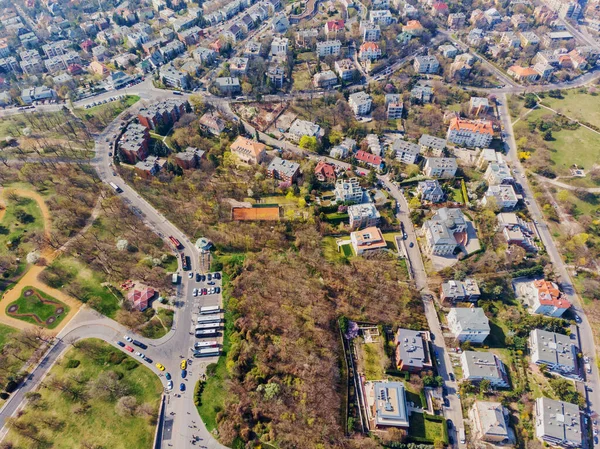 Top Udsigt Gellert Mountain Tagene Huse Legepladser Spor Til Forår - Stock-foto