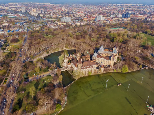 Vista Noturna Cima Sobre Castelo Vajdahunyad Parque Cidade Budapeste Hungria — Fotografia de Stock
