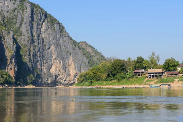 One of the best parts of the mekong river:the beautiful,stunning landscape at Pakbeng, Laos between Houay Xai and luang prabang from slow boat. — Stock Photo, Image