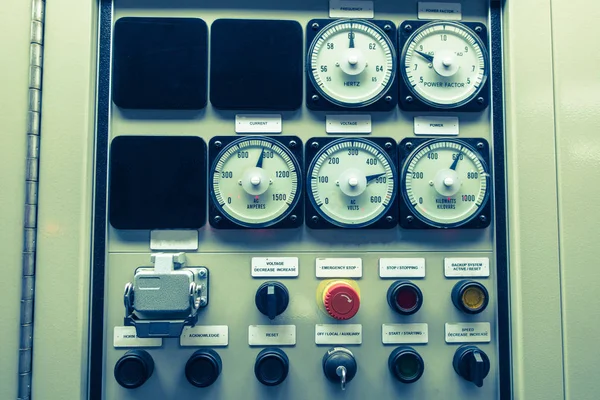 Control del panel de conmutación eléctrica, en la planta y el contr proceso — Foto de Stock