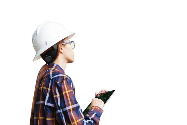 Jovem engenheiro asiático ou arquiteto mulher usando capacete de segurança um — Fotografia de Stock