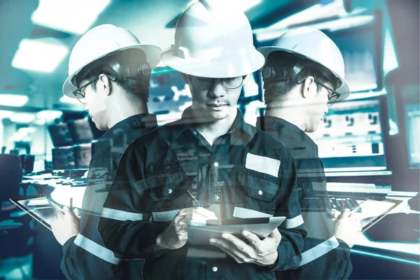 Mühendis veya teknisyen adamın çalışma gömlekli çift pozlama 