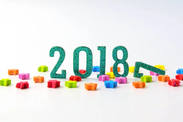 2018 Nuovo concetto di anno. gruppo di stelle colorate intorno 2 0 1 8 nu — Foto Stock