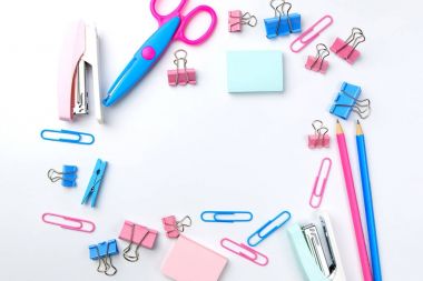 Sabit kavramı, düz Lay üstten görünüm fotoğraf Okulu s sağlar.