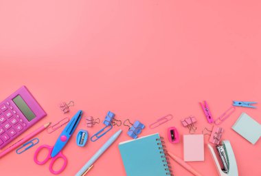 Sabit kavramı, düz Lay üstten görünüm fotoğraf Okulu s sağlar.