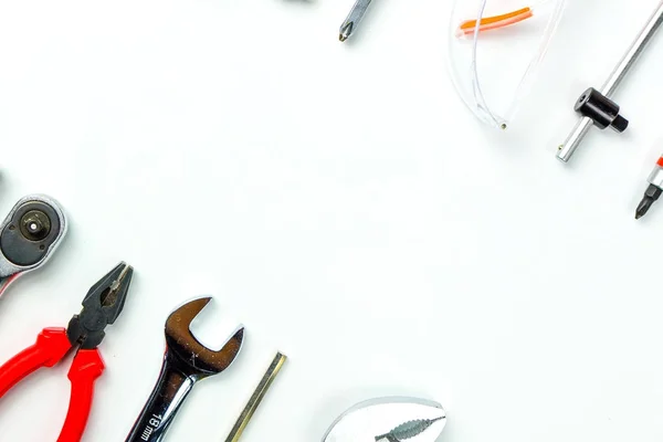 Visão superior de ferramentas de trabalho, chave inglesa, chave de encaixe, martelo, chave de fenda — Fotografia de Stock