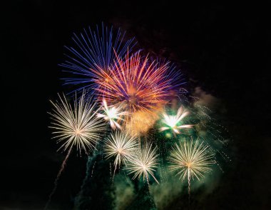 Soyut renkli havai fişek arka plan kaplaması yeni yıl f için kullanılan