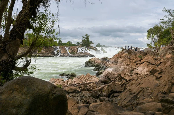 Khone Pha Pheng cascada, es famosa cascada en el sur de La — Foto de Stock