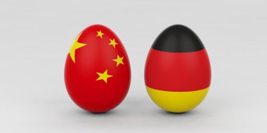 3D render Çin ve Almanya bayrakları yumurta üzerinde