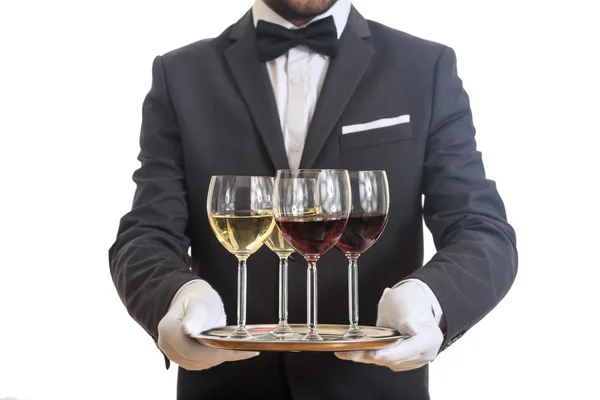 Serveur servant du vin sur un plateau — Photo