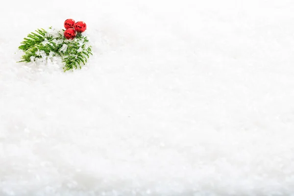 Decoração de Natal na neve — Fotografia de Stock