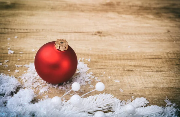 Decorazione di Natale su una superficie di legno — Foto Stock