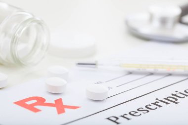 Bir şişe haplarım