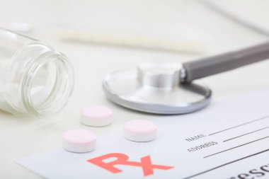 Bir şişe haplarım