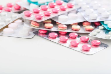 hapları beyaz zemin üzerine yığını