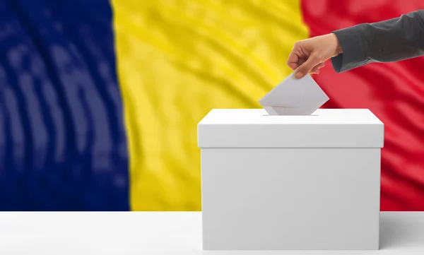 Wyborcy na tle flagi Czadu. ilustracja 3D — Zdjęcie stockowe
