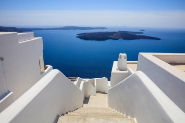 Badanalı çatılar ve merdiven Santorini, Yunanistan