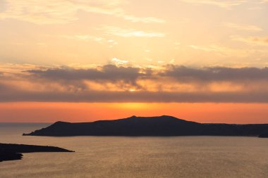 Deniz su üzerinde güzel gün batımı