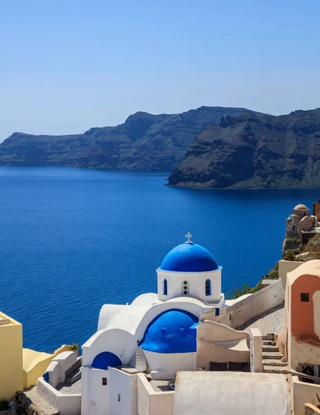 그리스, 산토리니 블루 돔 백색 교회 — 스톡 사진