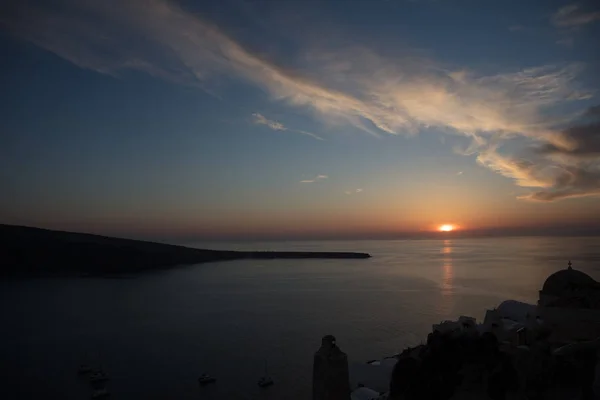 Île de Santorin, Grèce - Beau coucher de soleil sur la mer Égée — Photo