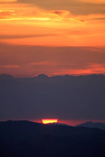 Tle piękne niebo na zachodzie słońca — Zdjęcie stockowe