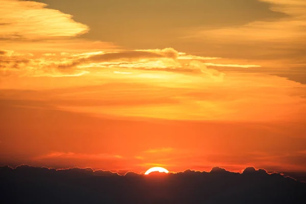 Beau fond du ciel au coucher du soleil — Photo