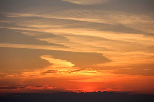 Hermoso cielo fondo al atardecer —  Fotos de Stock