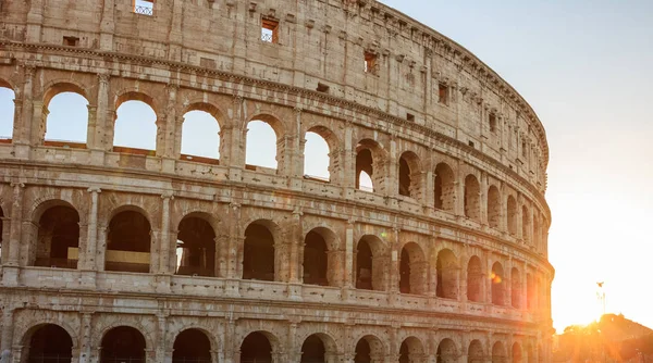 Coliseo en roma, italia — Foto de Stock