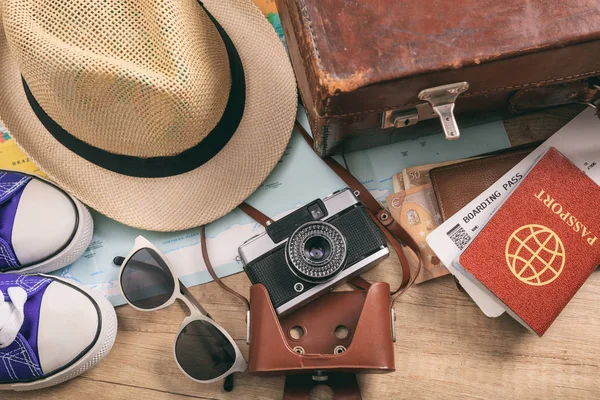 Reise- und Urlaubsaccessoires - Ansicht von oben — Stockfoto