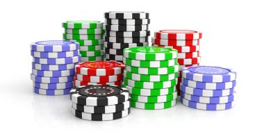 Beyaz arka plan üzerinde Casino fişi. 3D çizim
